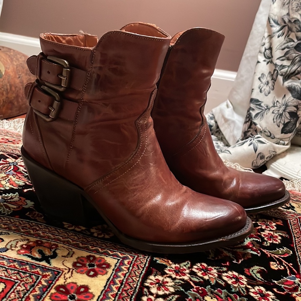 Lucchese Catalina booties size 6